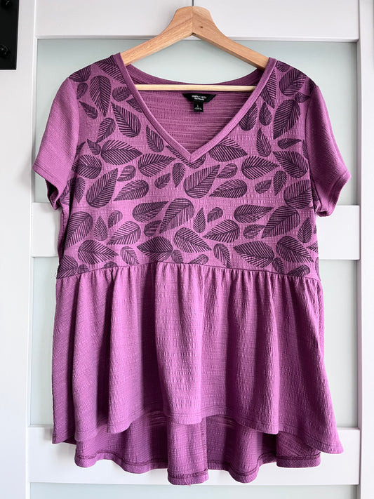 Size L | Simply Vera Brand | Leaf Print Babydoll Hi-low Hem T
