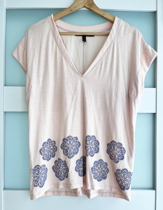 Size M | White House Black Market Brand | Flower Print Tshirt