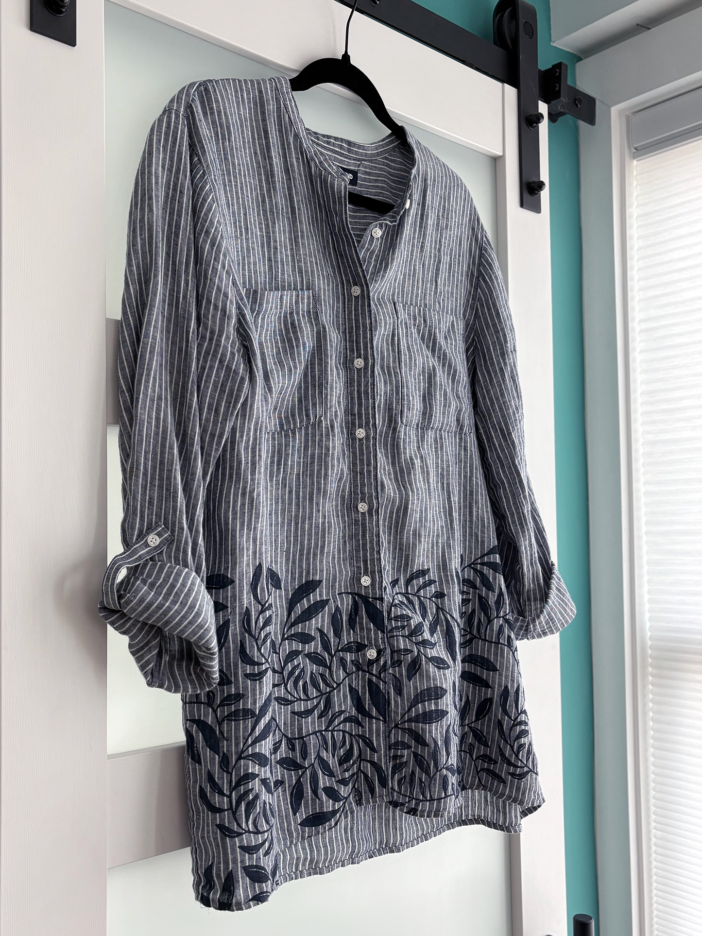 Size L | Lands End Brand | Linen Pinstripe Vine Print Oxford Shirt