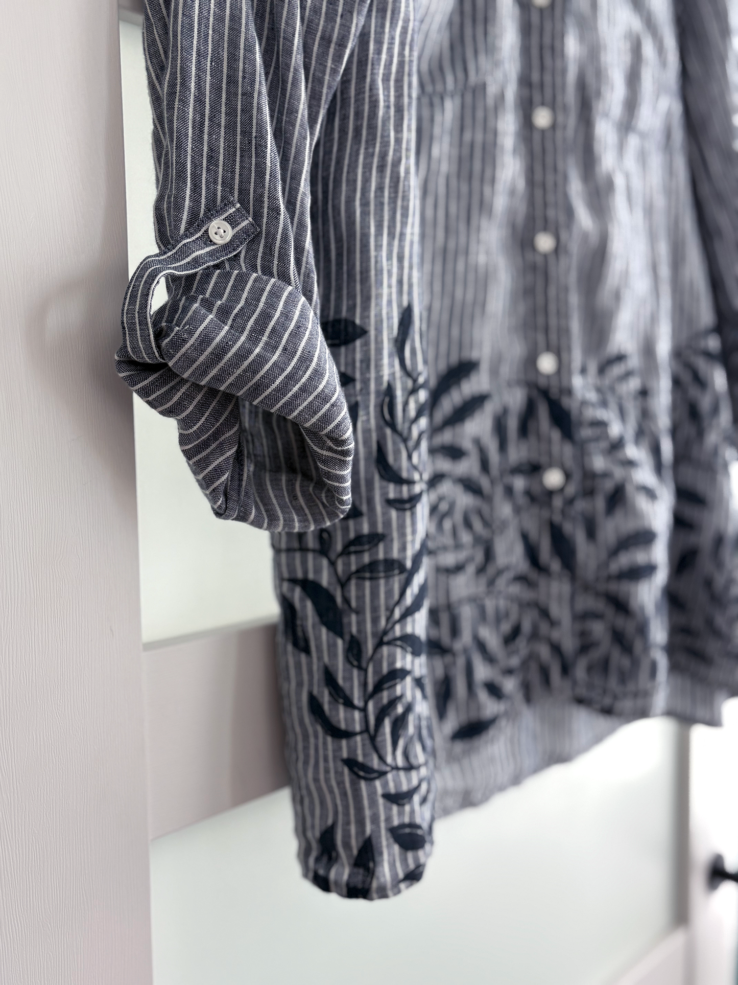 Size L | Lands End Brand | Linen Pinstripe Vine Print Oxford Shirt