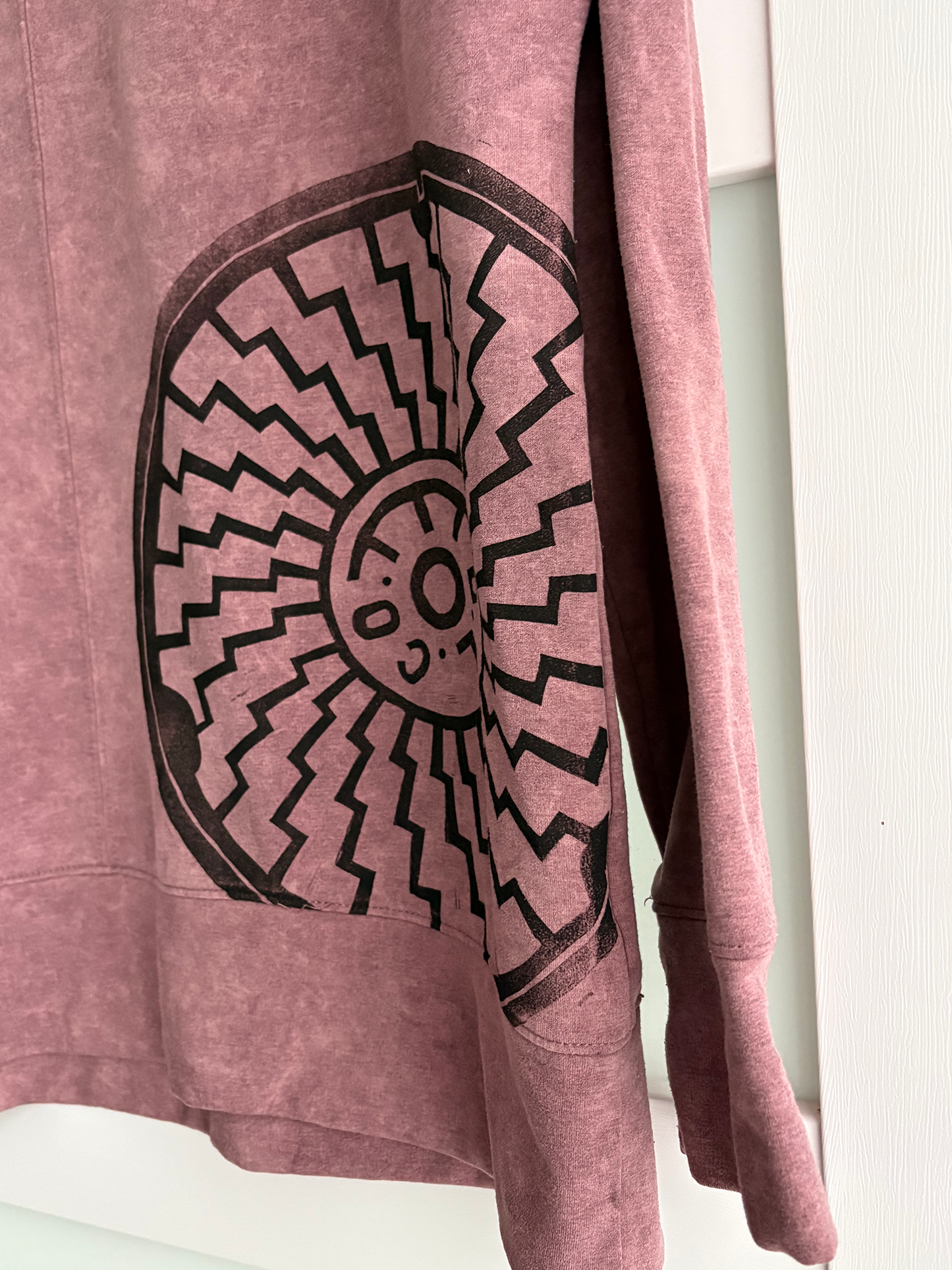 Size L | 32 Degrees | Manhole Print Sweatshirt